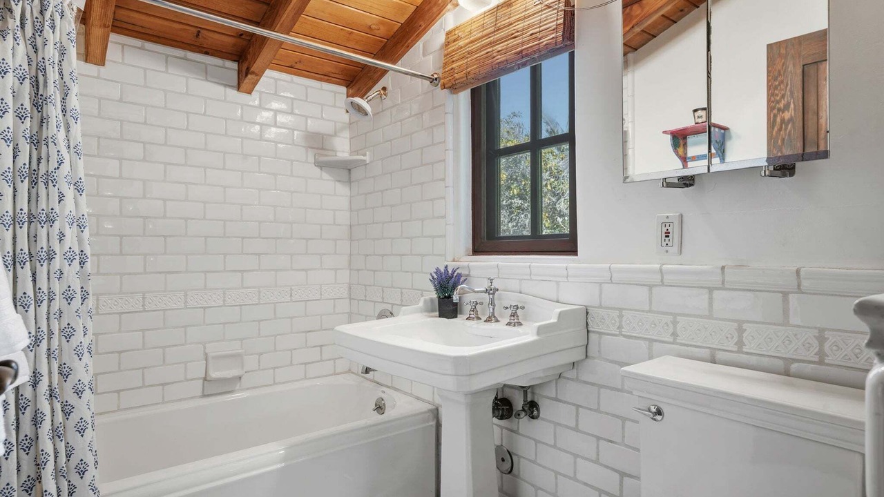 Photo of Bathroom in West Mesa