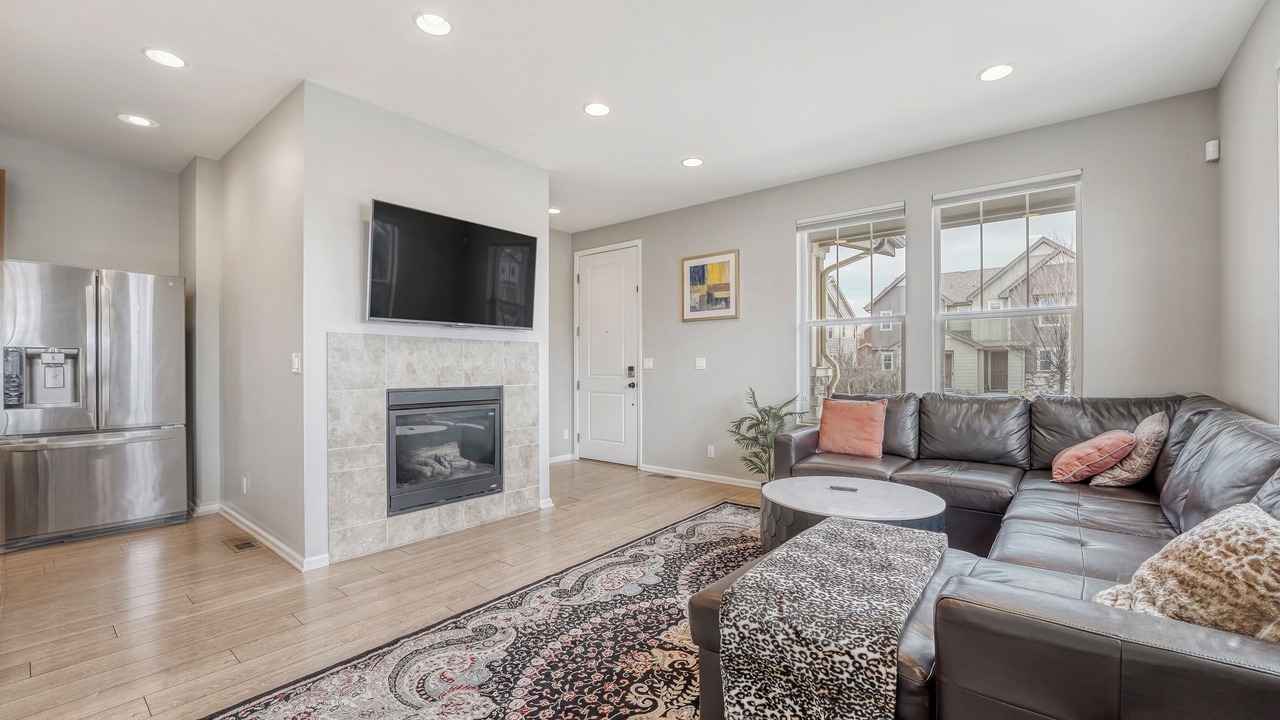 Photo of Livingroom in Aurora