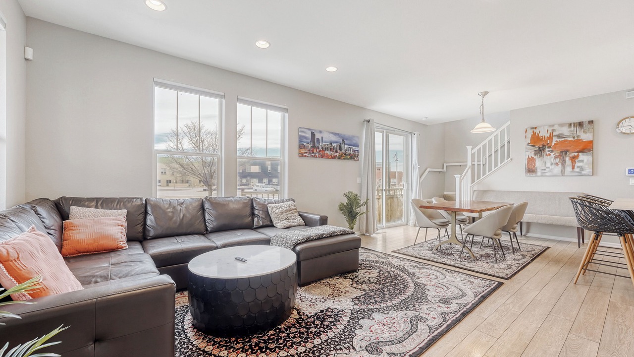 Photo of Livingroom in Aurora