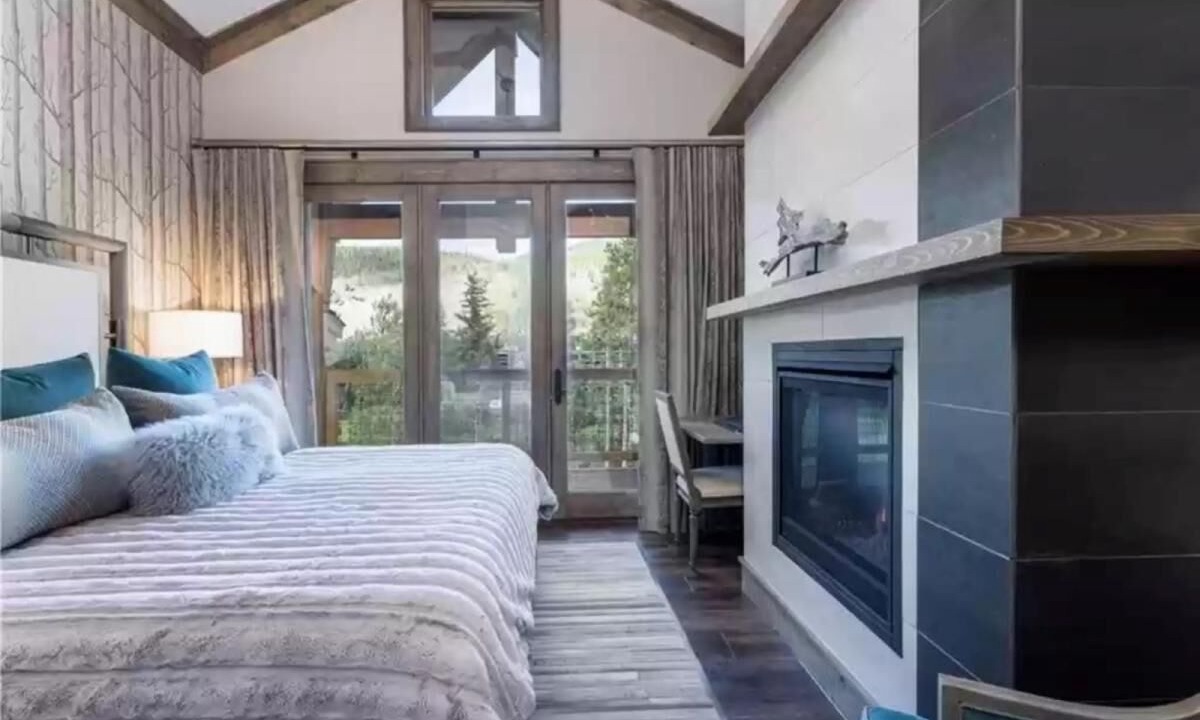 Photo of Bedroom in Lakeside Village