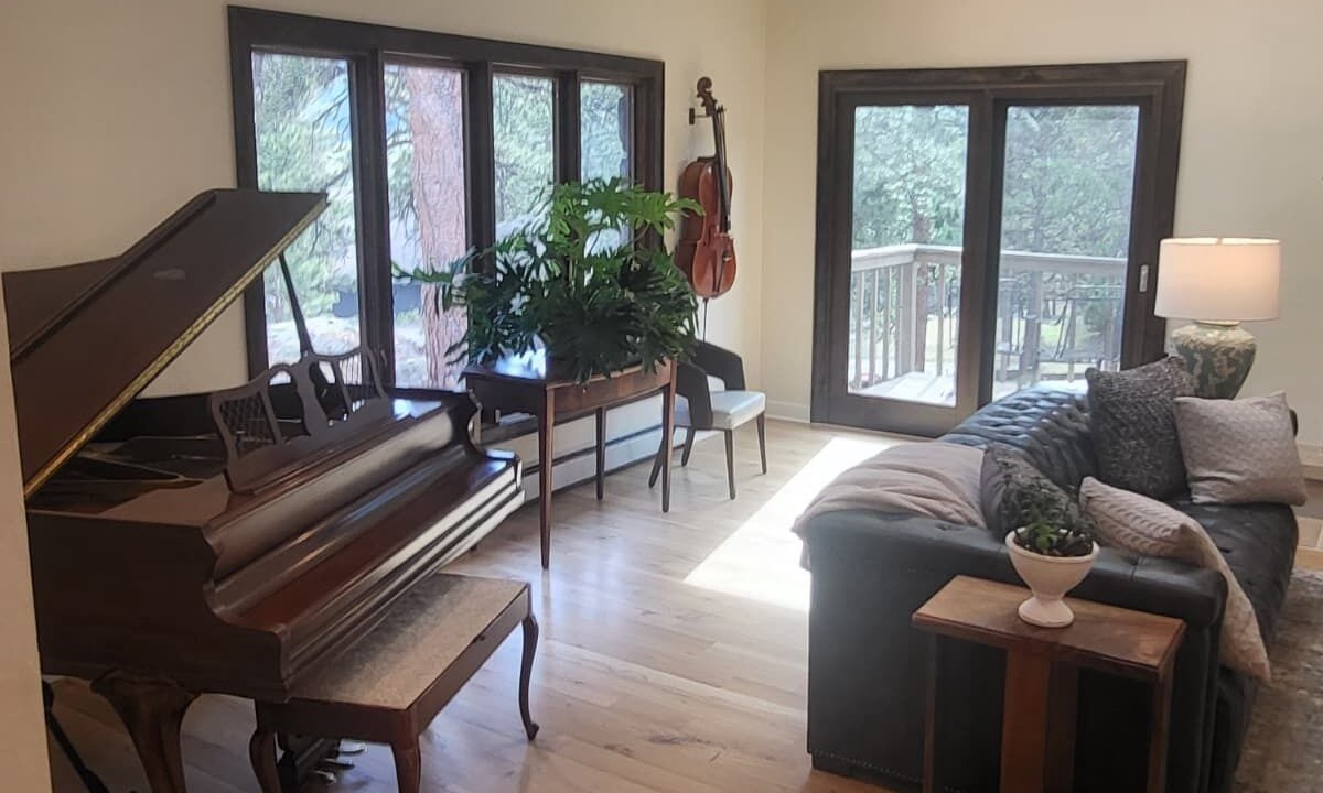 Photo of Bedroom in Hiwan Estates And Fairway
