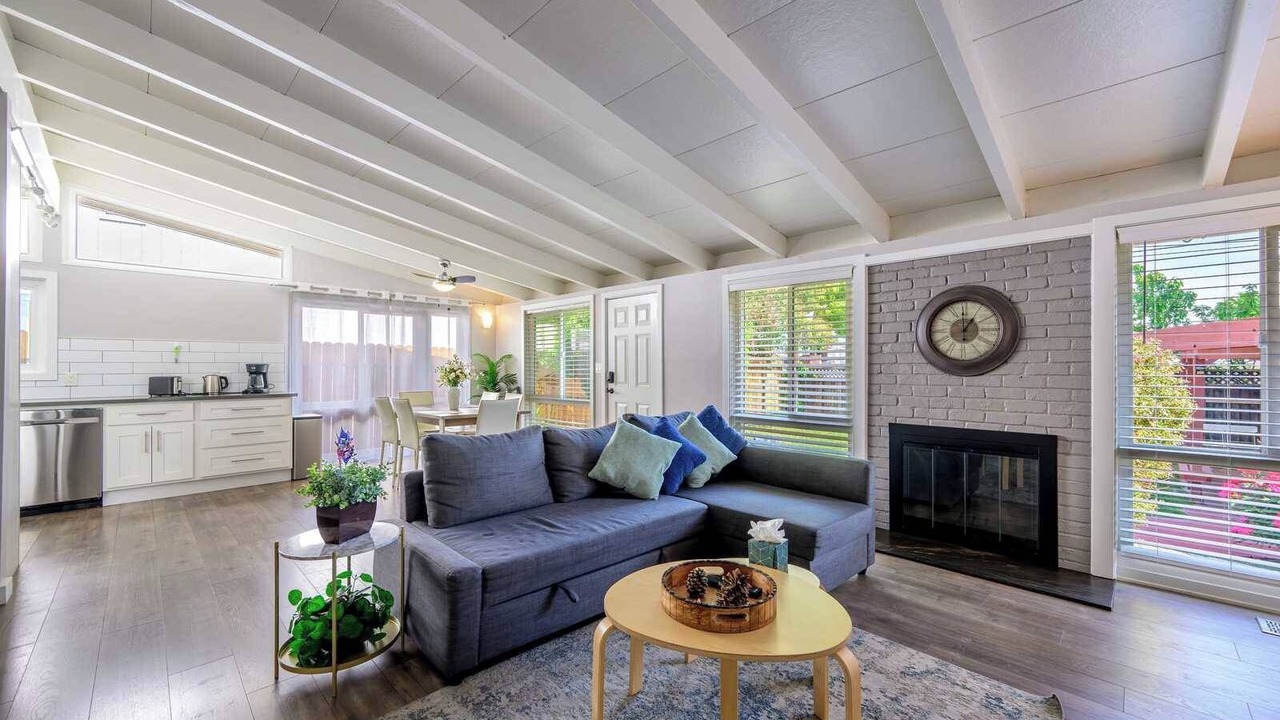Photo of Livingroom in East San Jose