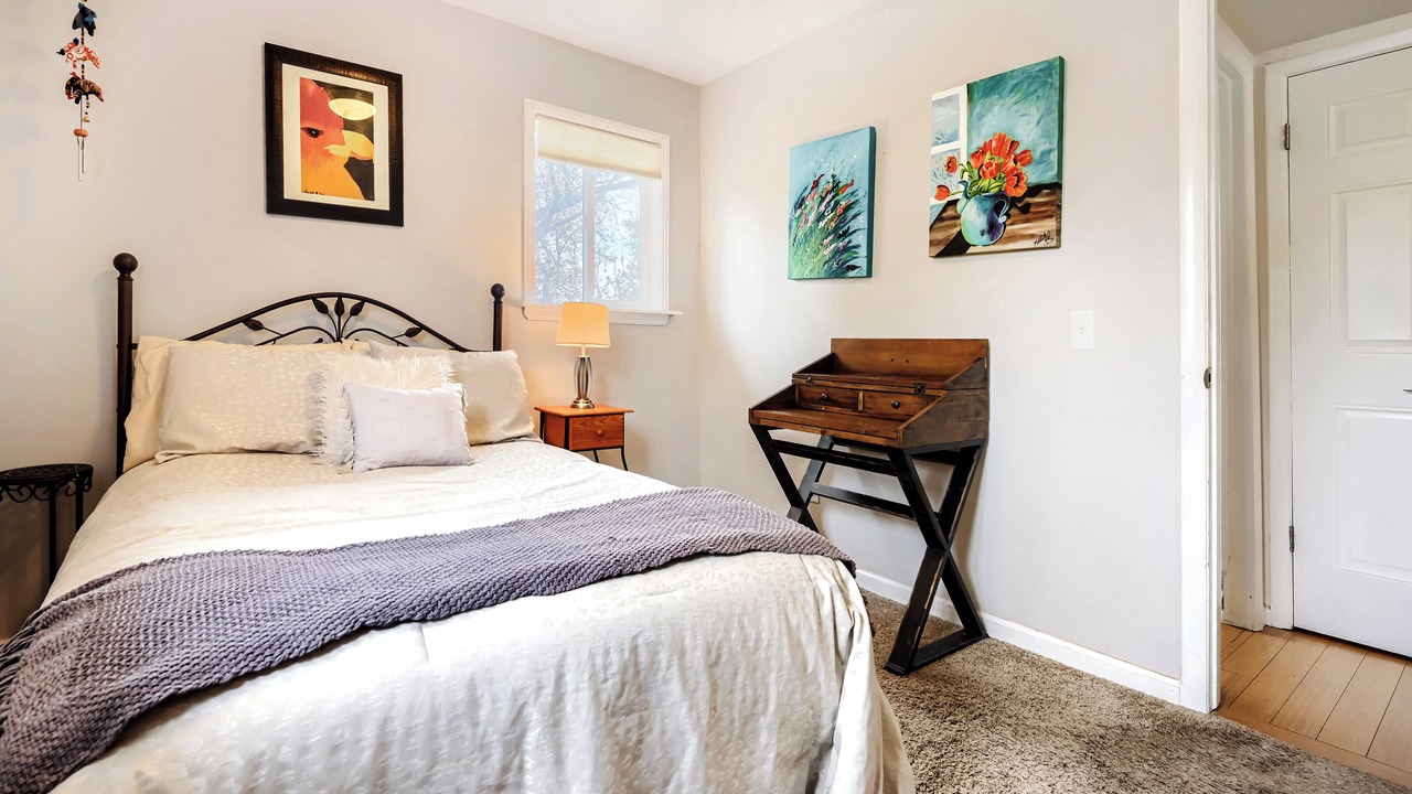 Photo of Bedroom in Devil's Thumb - Rolling Hill