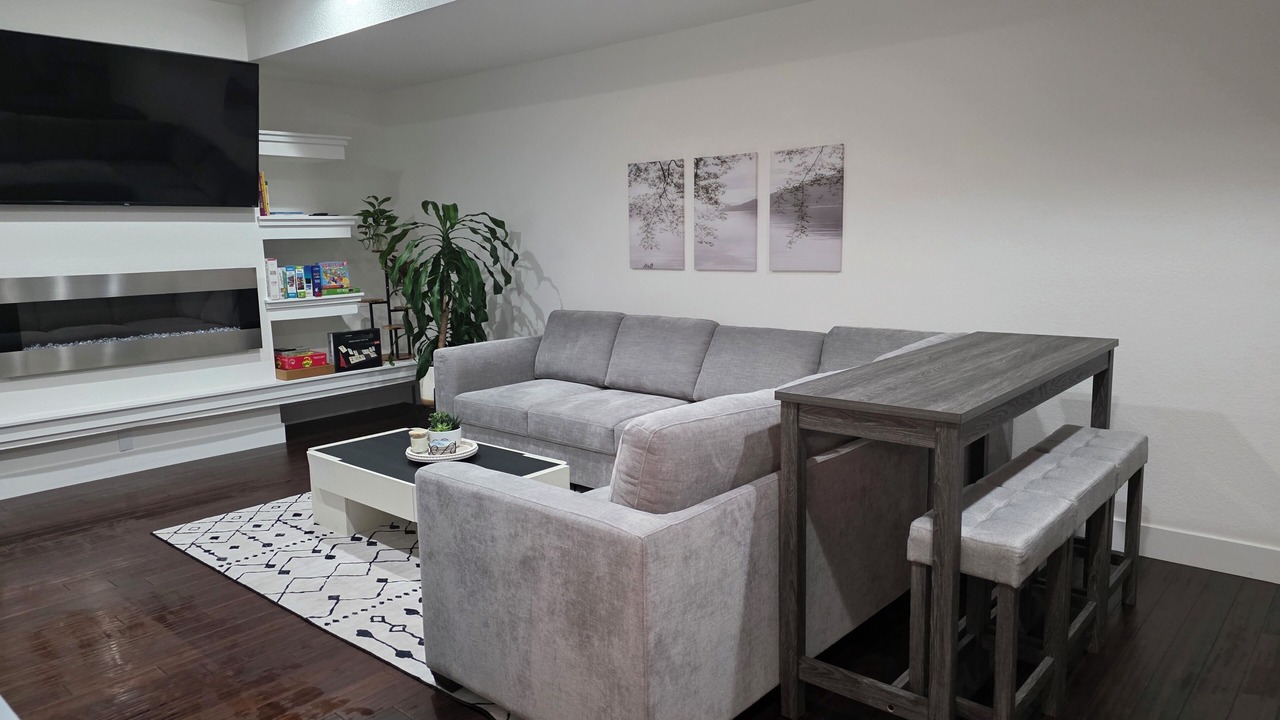 Photo of Livingroom in Roxborough