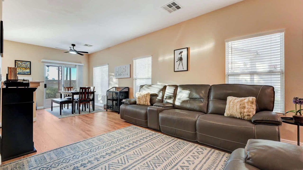 Photo of Livingroom in River Mountain