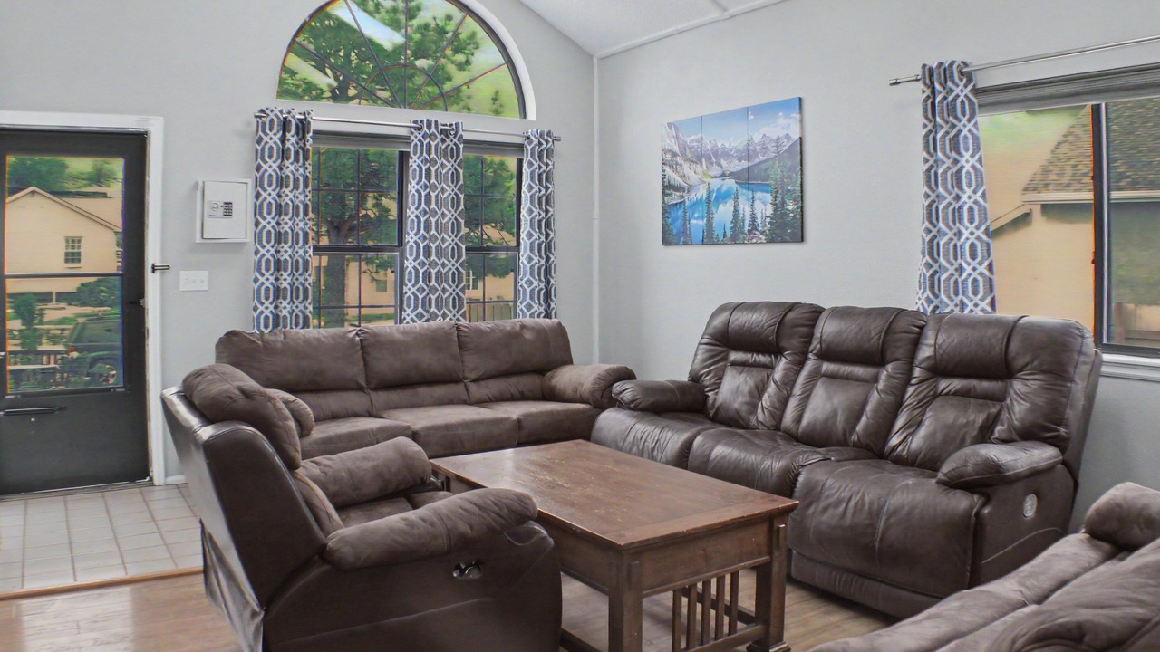 Photo of Livingroom in Cheyenne Meadows