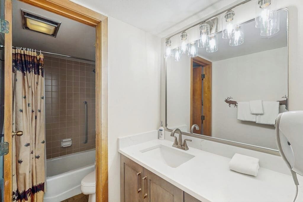 Photo of Bathroom in Copper Mountain Village