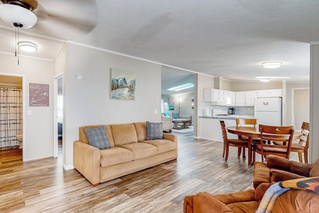Photo of Livingroom in Gunnison
