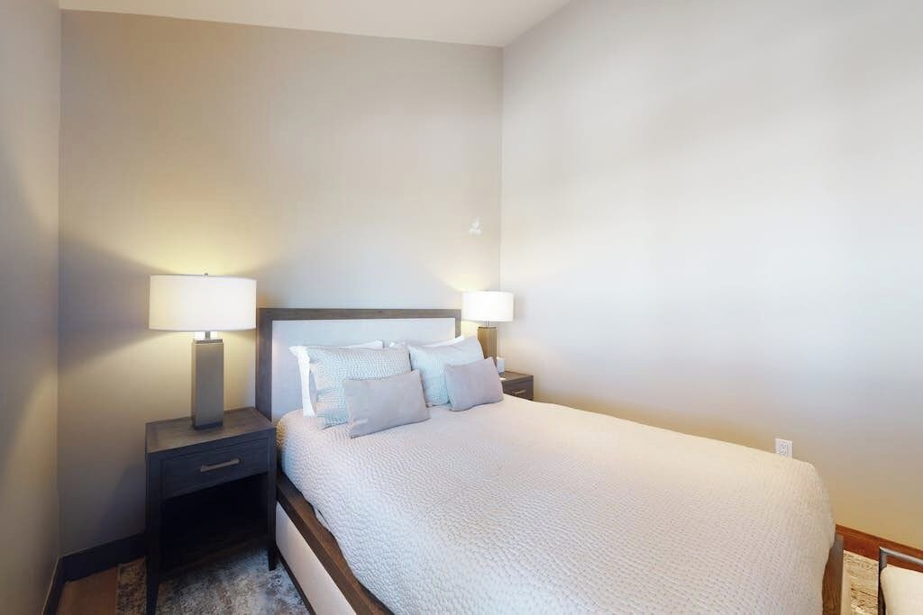 Photo of Bedroom in Edwards