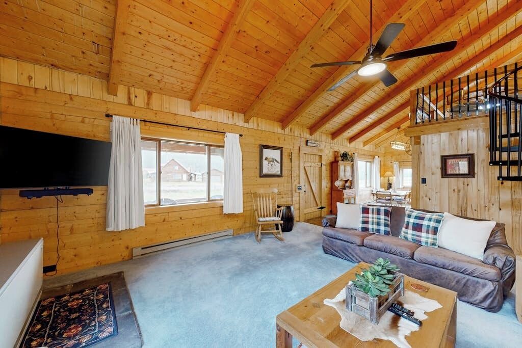 Photo of Livingroom in South Fork