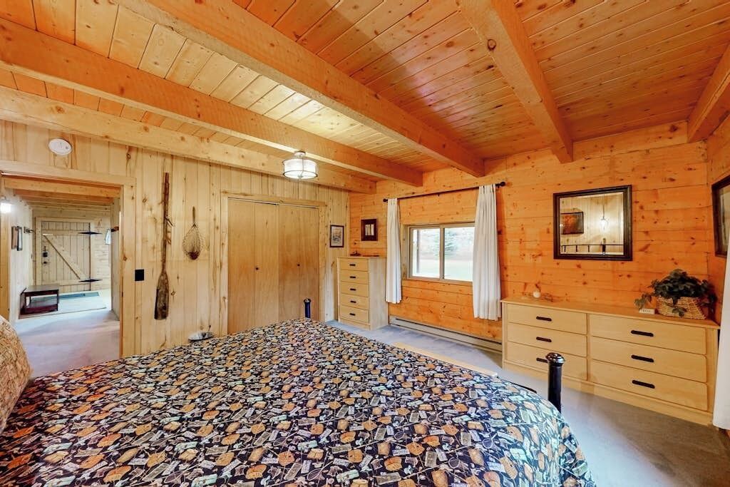 Photo of Bedroom in South Fork
