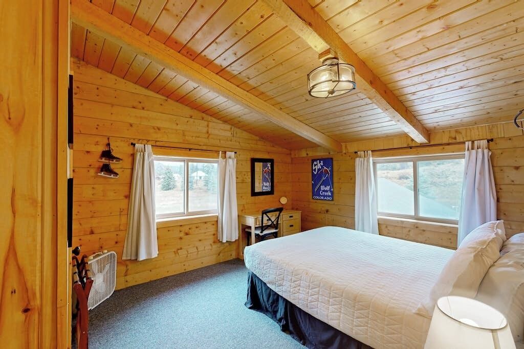 Photo of Bedroom in South Fork