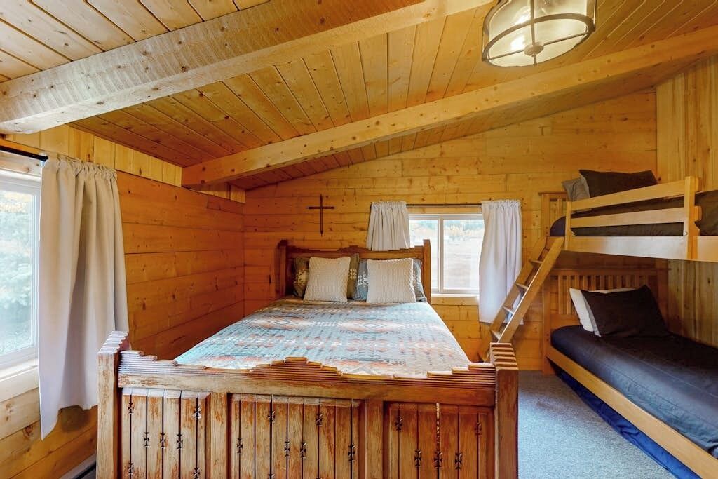 Photo of Bedroom in South Fork