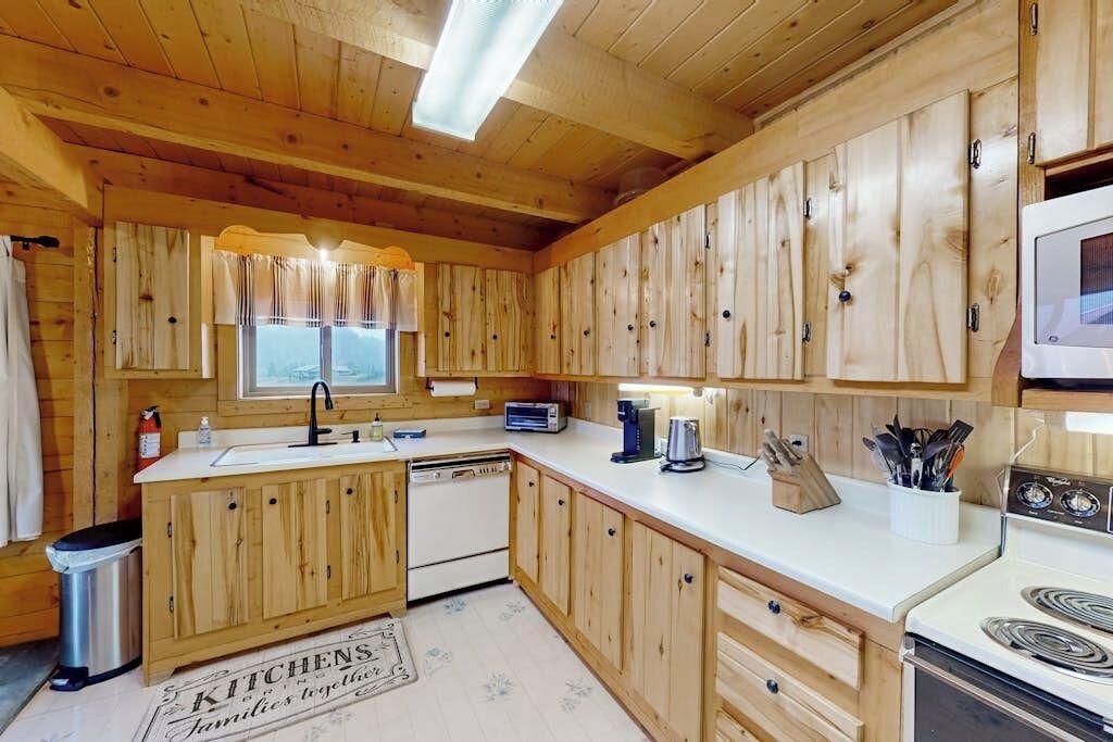 Photo of Kitchen in South Fork