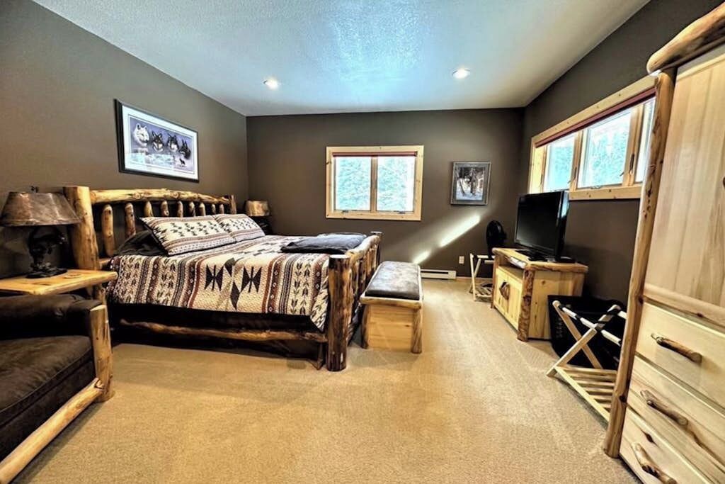 Photo of Bedroom in South Fork
