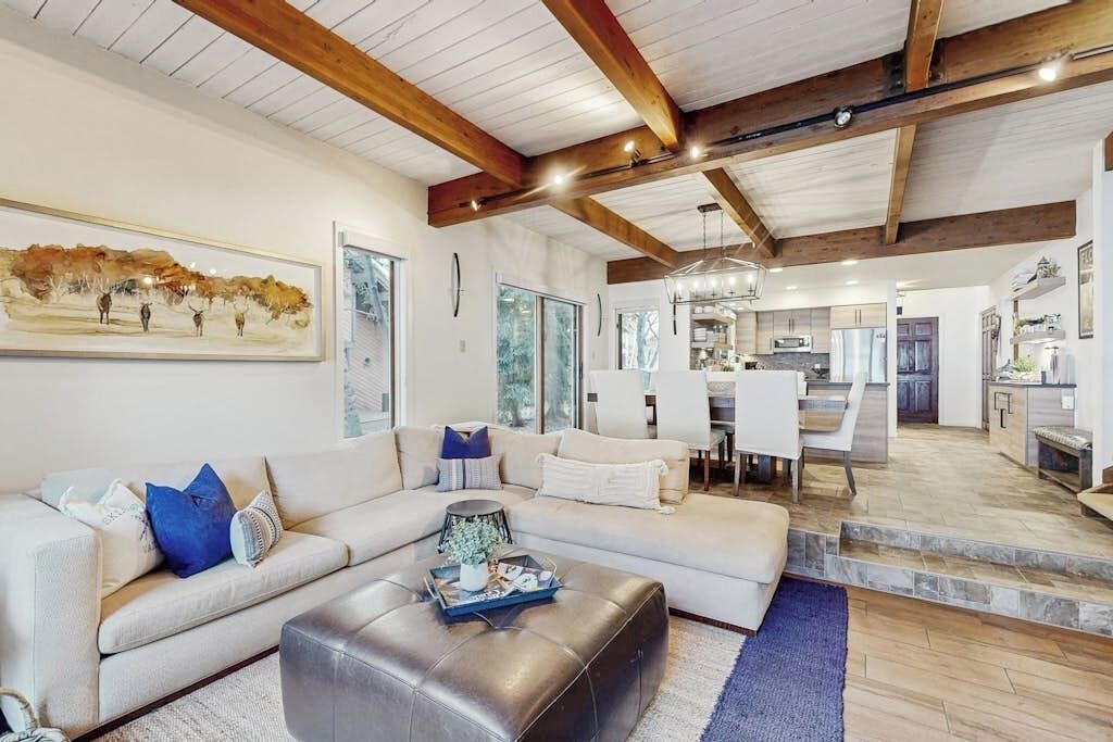 Photo of Livingroom in Eagle-Vail