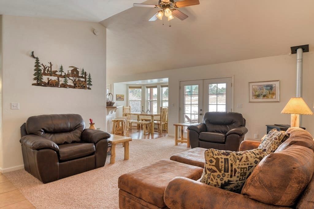 Photo of Livingroom in Alpine Village