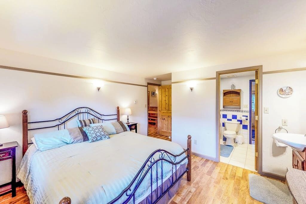 Photo of Bedroom in South Fork