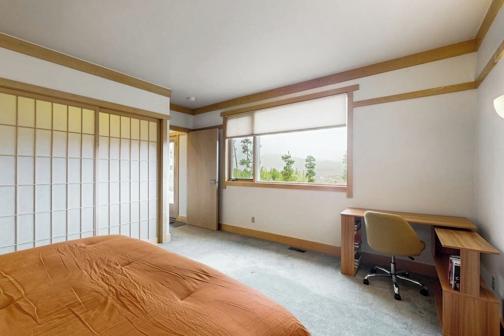 Photo of Bedroom in Grand Lake