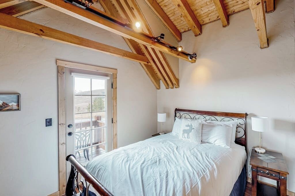 Photo of Bedroom in Warm Springs