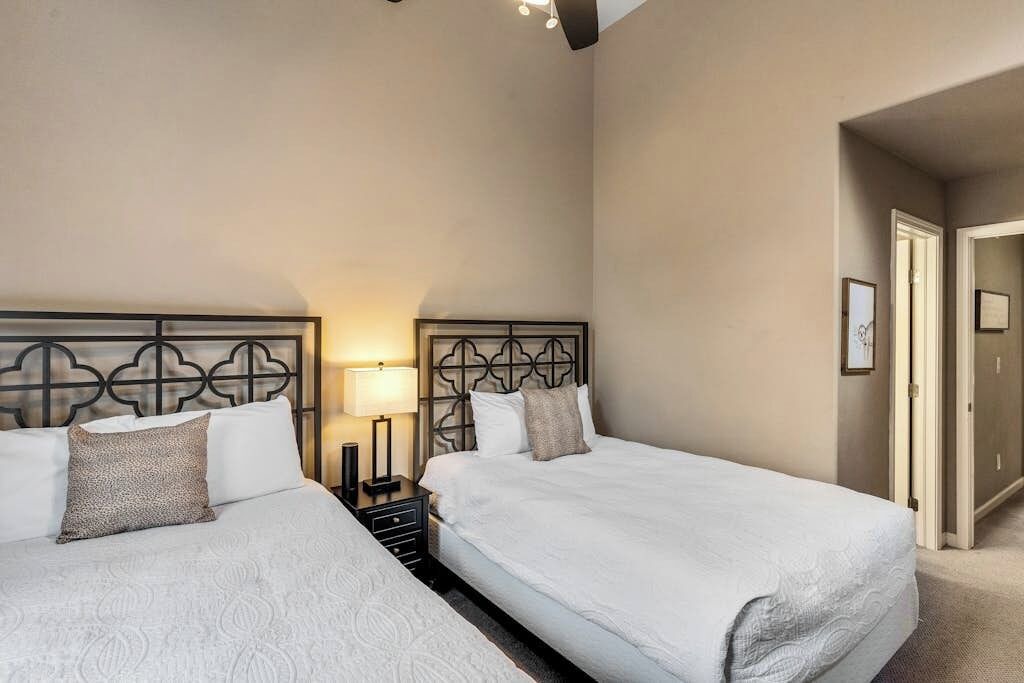 Photo of Bedroom in Edwards