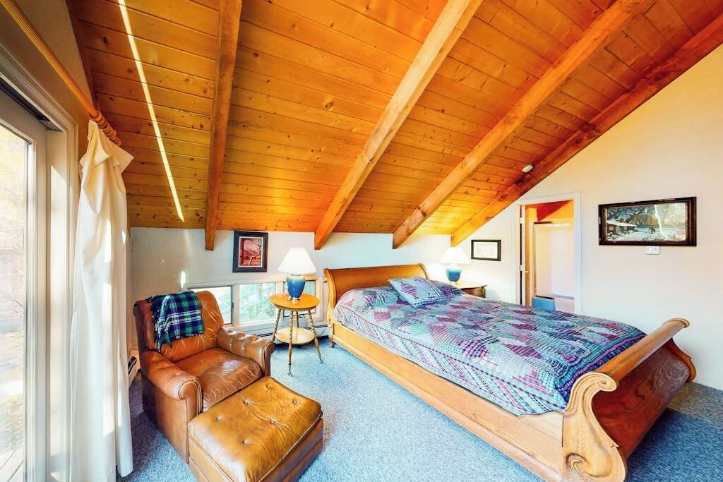Photo of Bedroom in Basalt