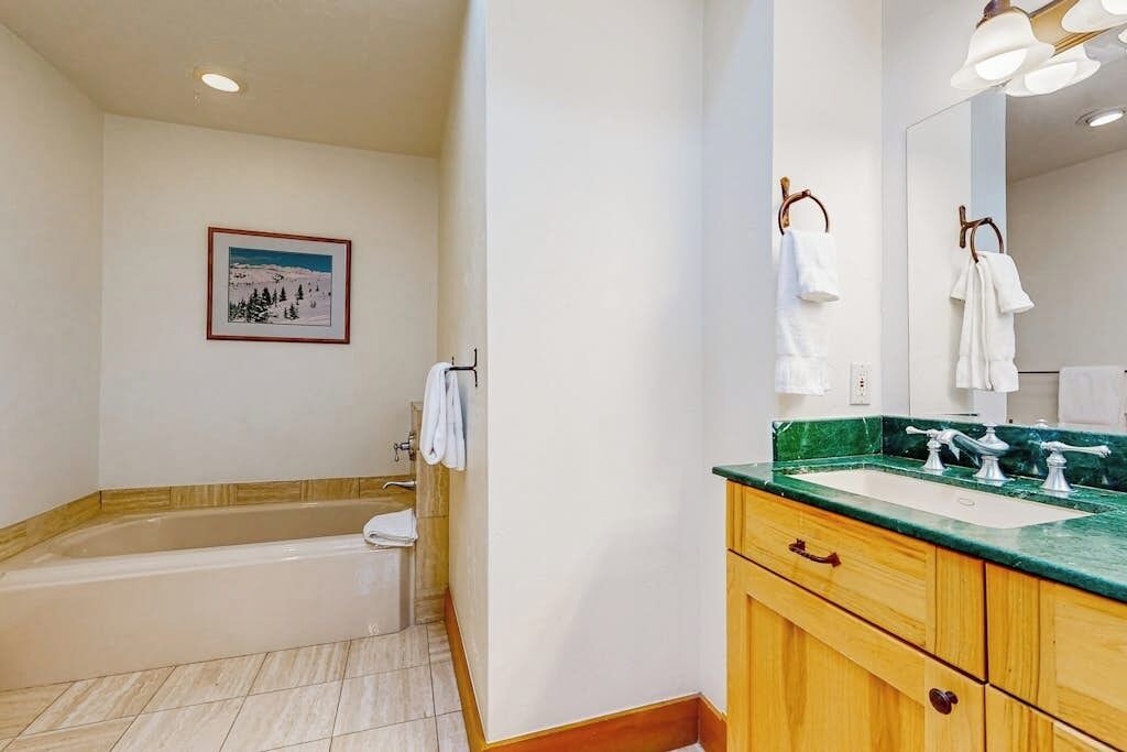 Photo of Bathroom in Highland Meadows
