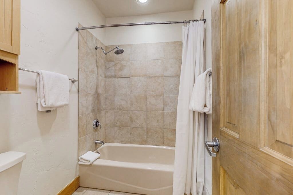Photo of Bathroom in Highland Meadows