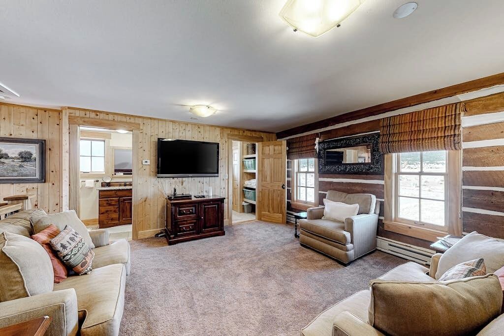 Photo of Livingroom in South Fork