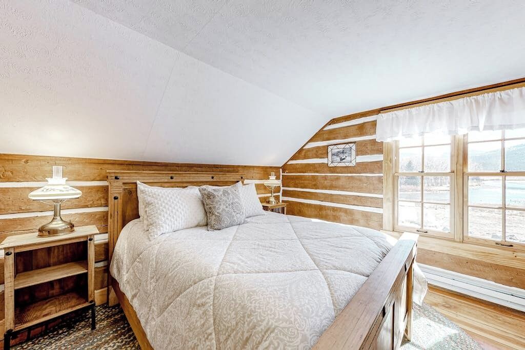 Photo of Bedroom in South Fork