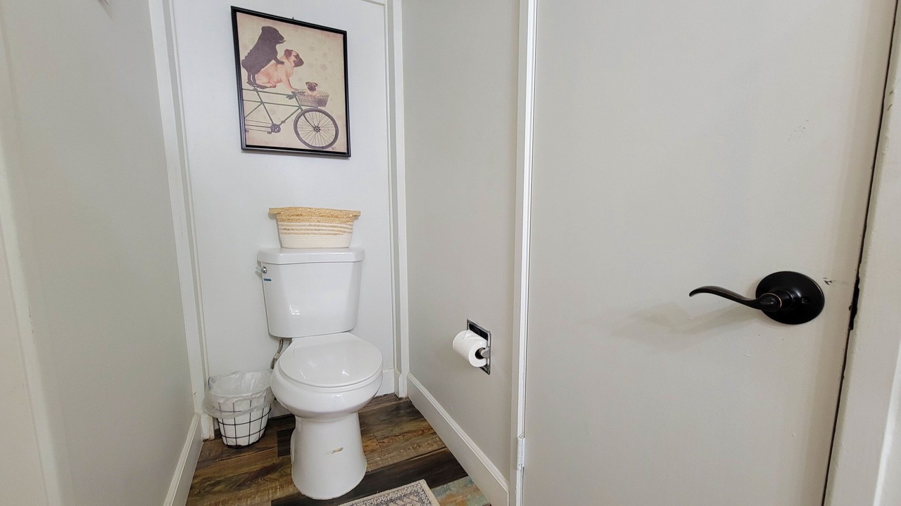 Photo of Bathroom in Twin Peaks