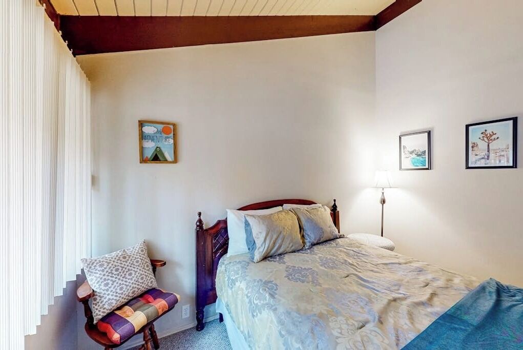 Photo of Bedroom in Twin Peaks