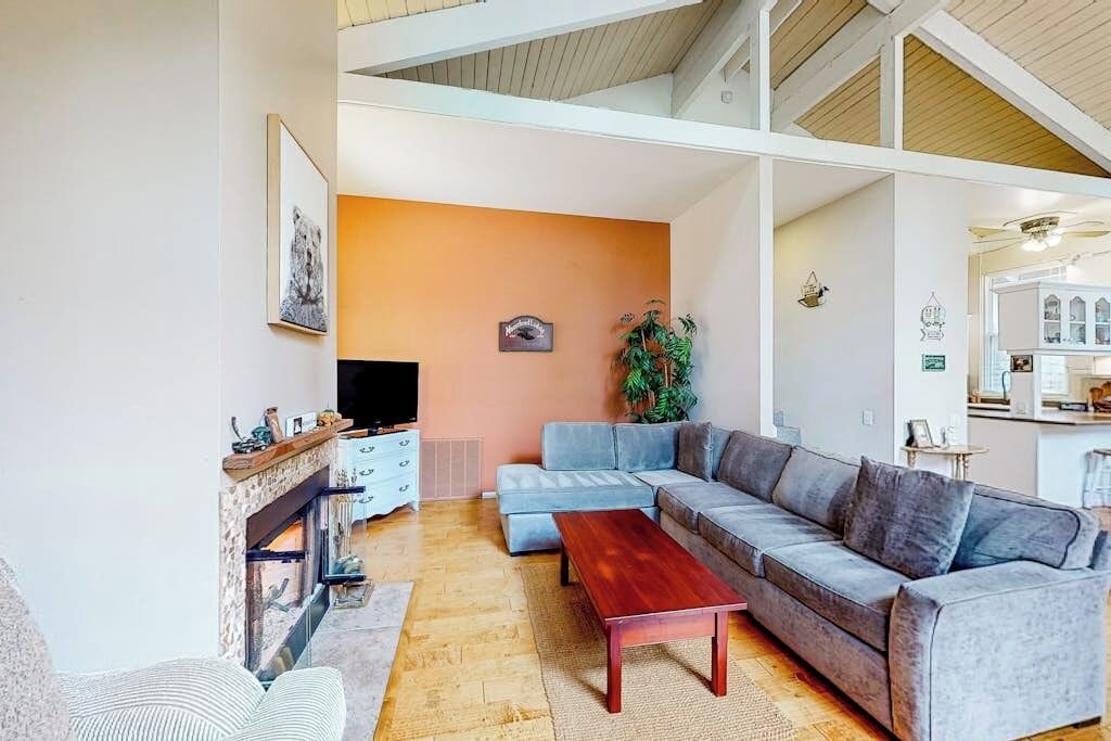 Photo of Livingroom in Twin Peaks