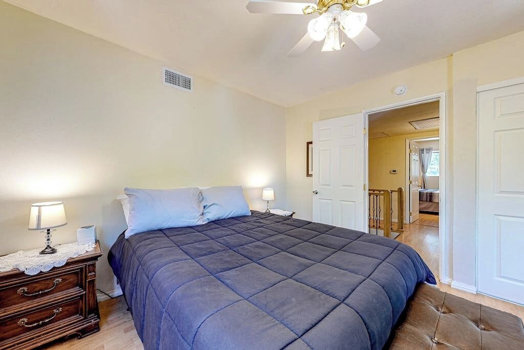 Photo of Bedroom in Crestline