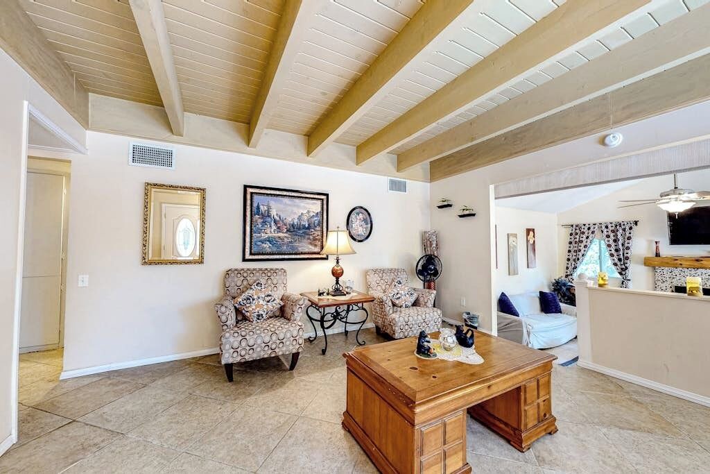 Photo of Livingroom in Crestline