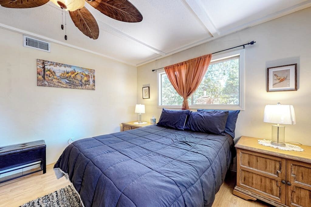 Photo of Bedroom in Crestline