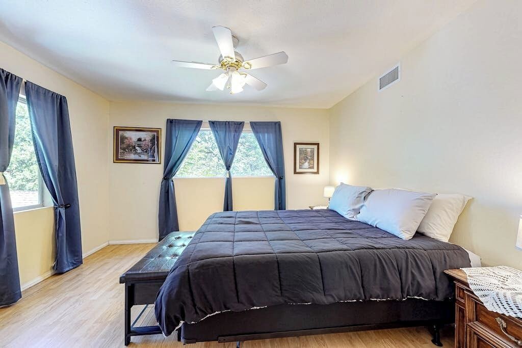 Photo of Bedroom in Crestline