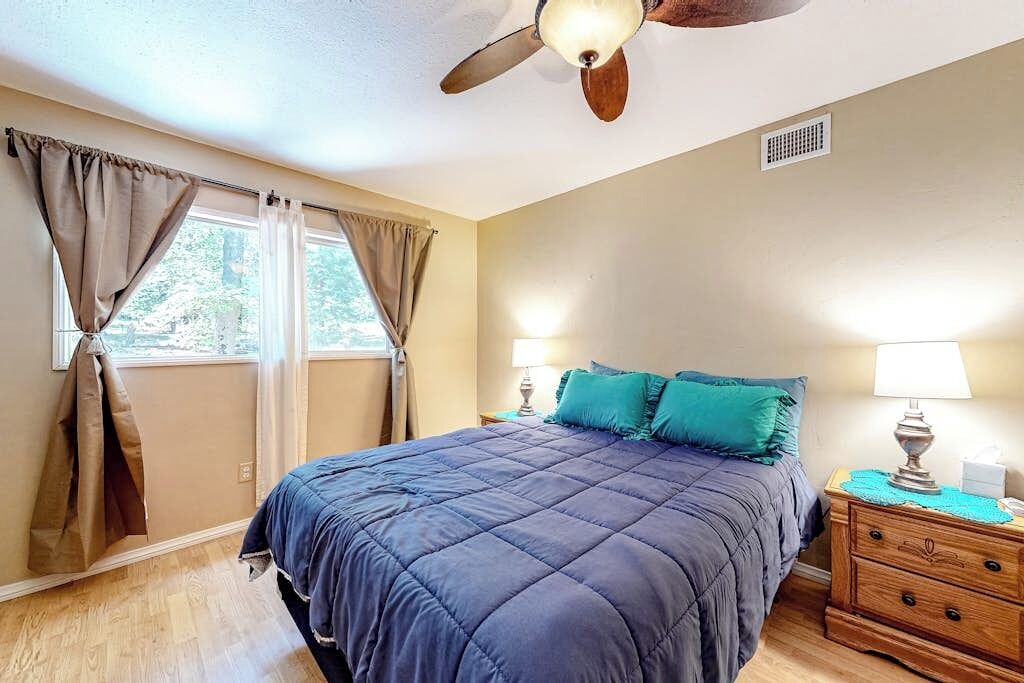 Photo of Bedroom in Crestline