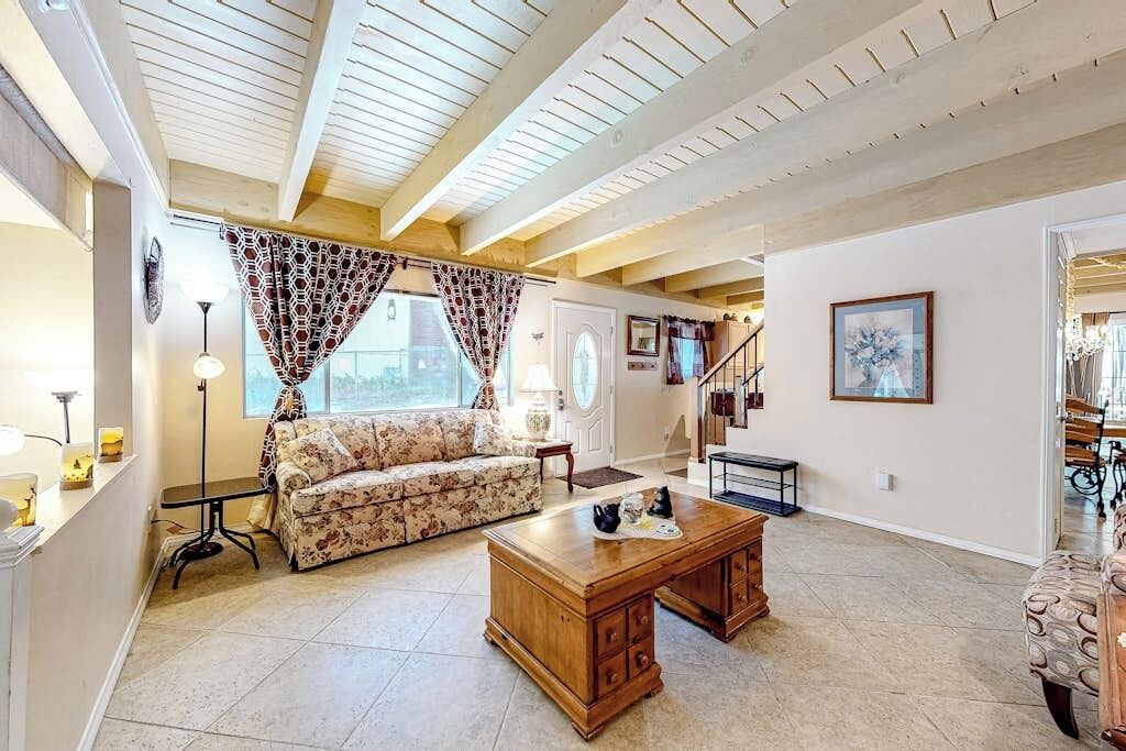 Photo of Livingroom in Crestline