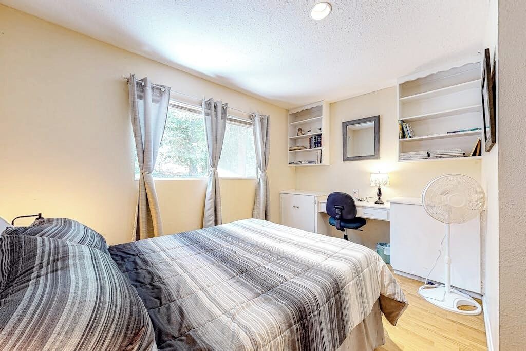 Photo of Bedroom in Crestline