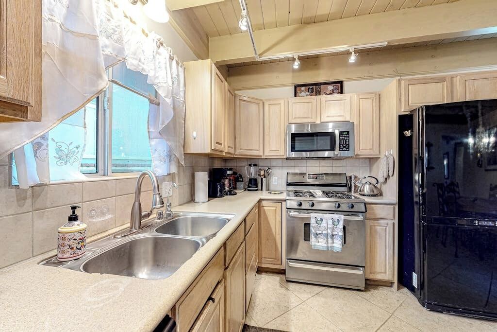 Photo of Kitchen in Crestline