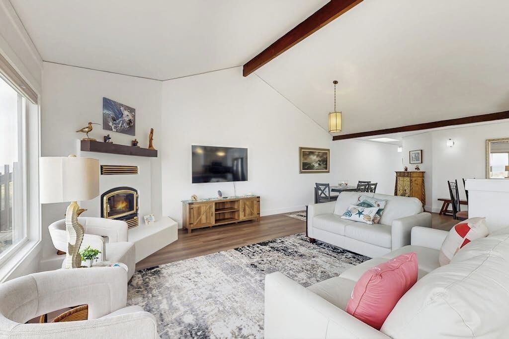 Photo of Livingroom in Castroville