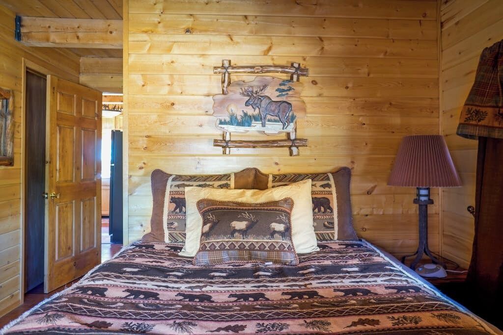 Photo of Bedroom in Alpine Village