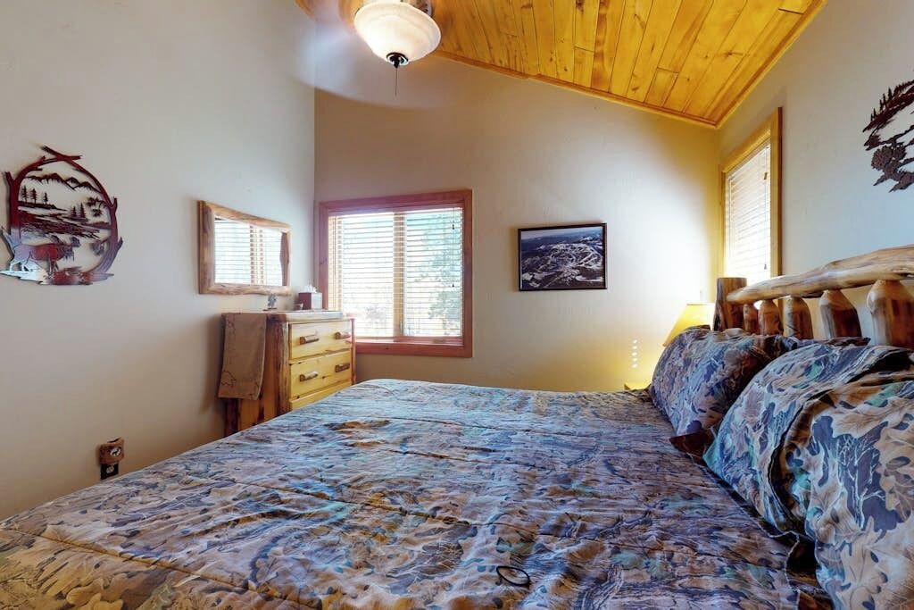 Photo of Bedroom in South Fork