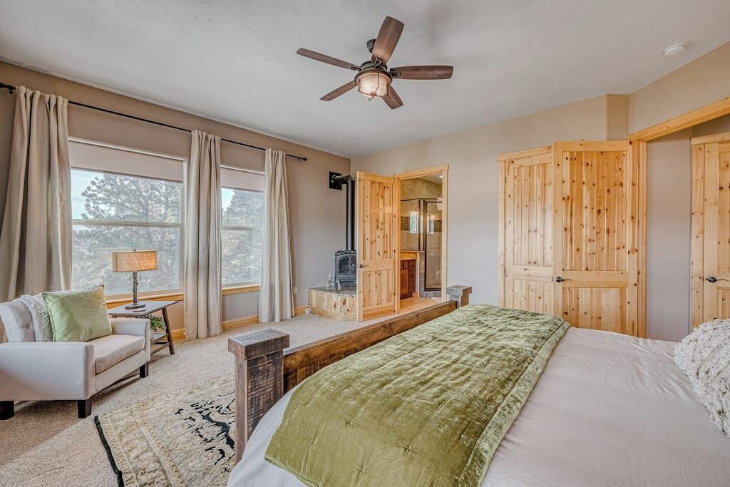 Photo of Bedroom in South Fork