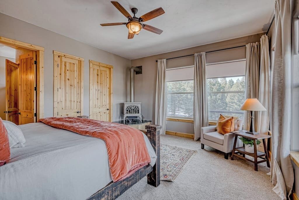Photo of Bedroom in South Fork