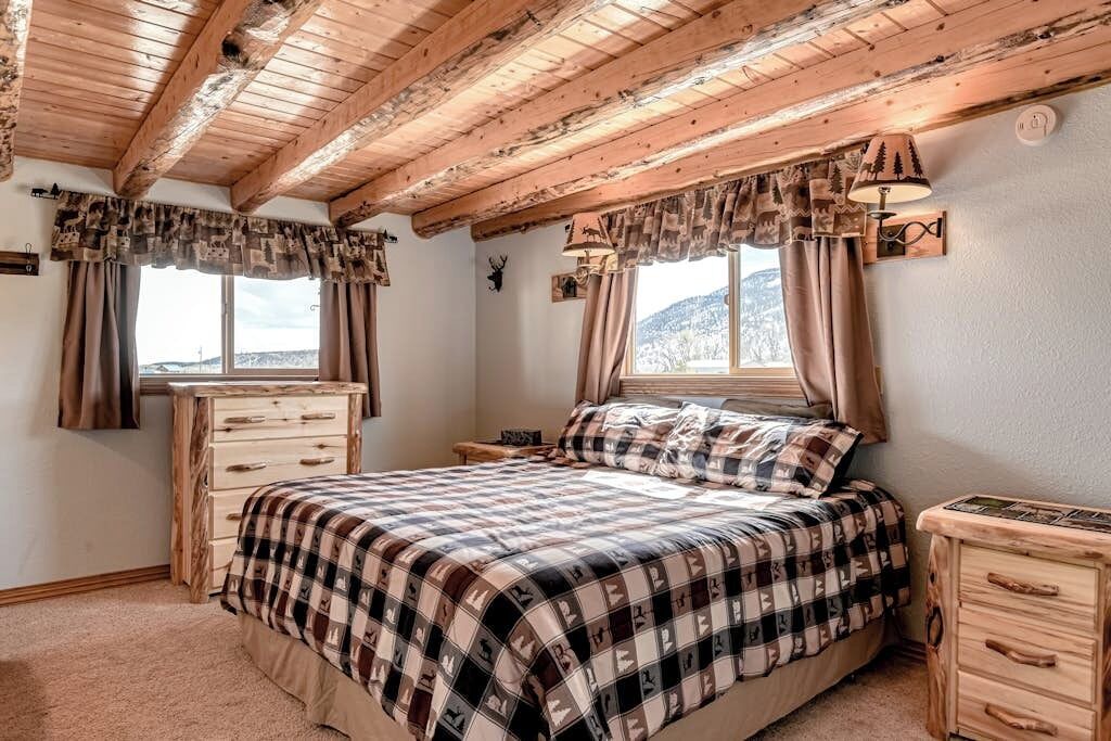 Photo of Bedroom in Alpine Village