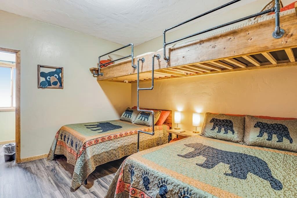 Photo of Bedroom in South Fork