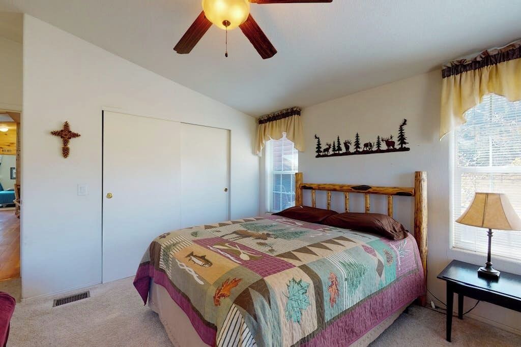 Photo of Bedroom in South Fork