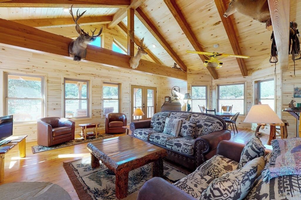 Photo of Livingroom in South Fork